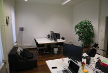 Arbeitsplatz am Albisriederplatz zu vermieten! Optional mit Mitbenutzung eines Schnittplatzes Arbeitsplatz am Albisriederplatz zu vermieten! Optional mit Mitbenutzung eines Schnittplatzes