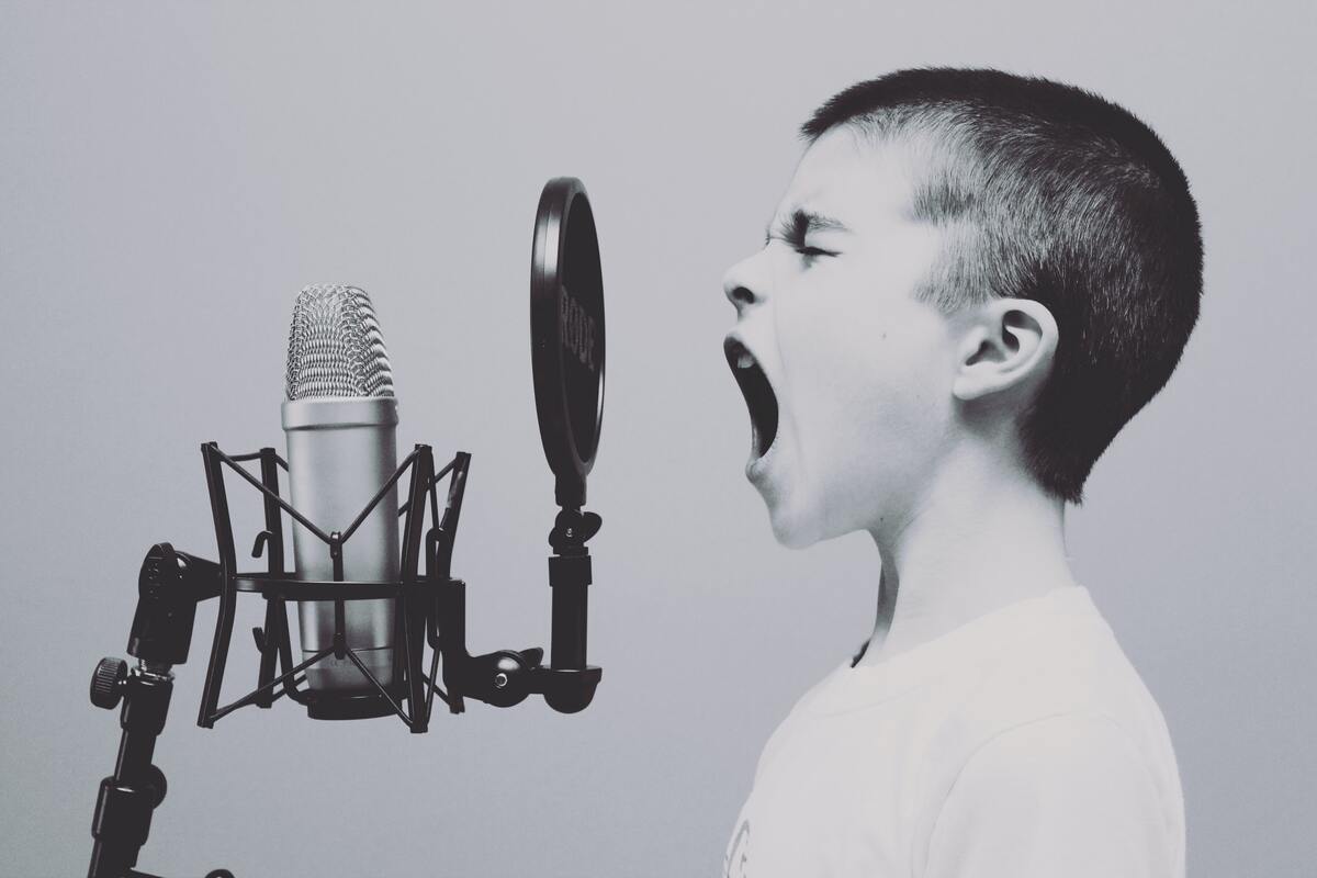 Casting Call: Junge mit Walliser Dialekt für Voice-over Aufnahmen gesucht