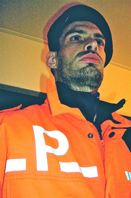 Das war ein Statisten-Einsatz als Polizist (steht mir angeblich gut)